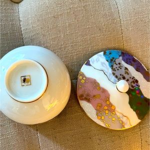 Elegant Japanese Porcelain Covered Teacup / Sugar Bowl Multicolor with Gold Trim